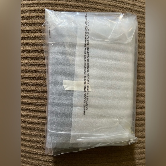 Coach Corner Zip Wristlet With Coach Graphic nwt in packaging - Picture 5 of 5